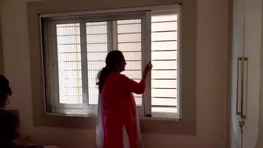 Sliding net installation