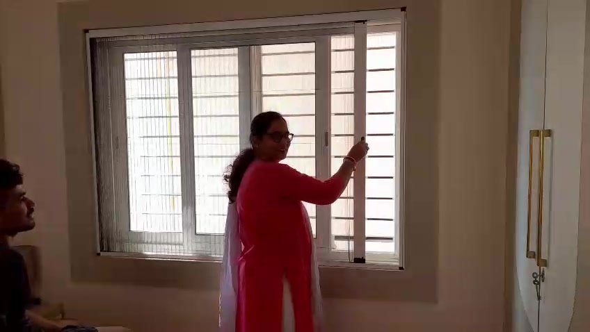 Sliding net installation