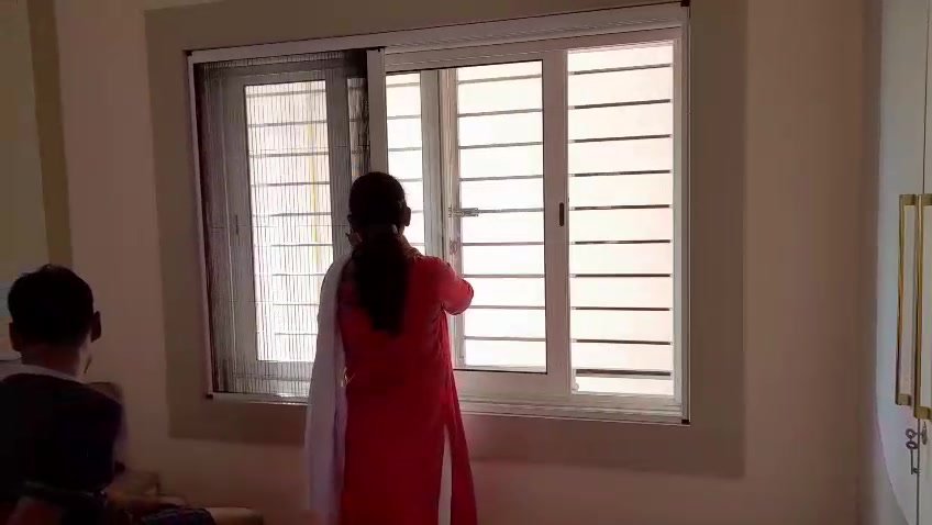 Mosquito net installation